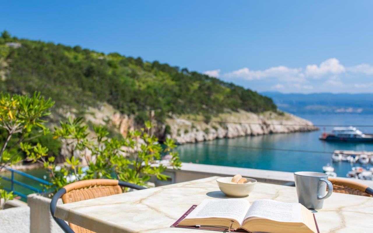 Seafront Apartment With Amazing Seaview Vrbnik  Zewnętrze zdjęcie