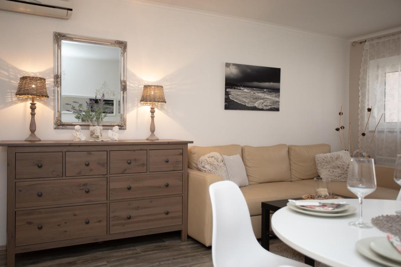Seafront Apartment With Amazing Seaview Vrbnik  Zewnętrze zdjęcie